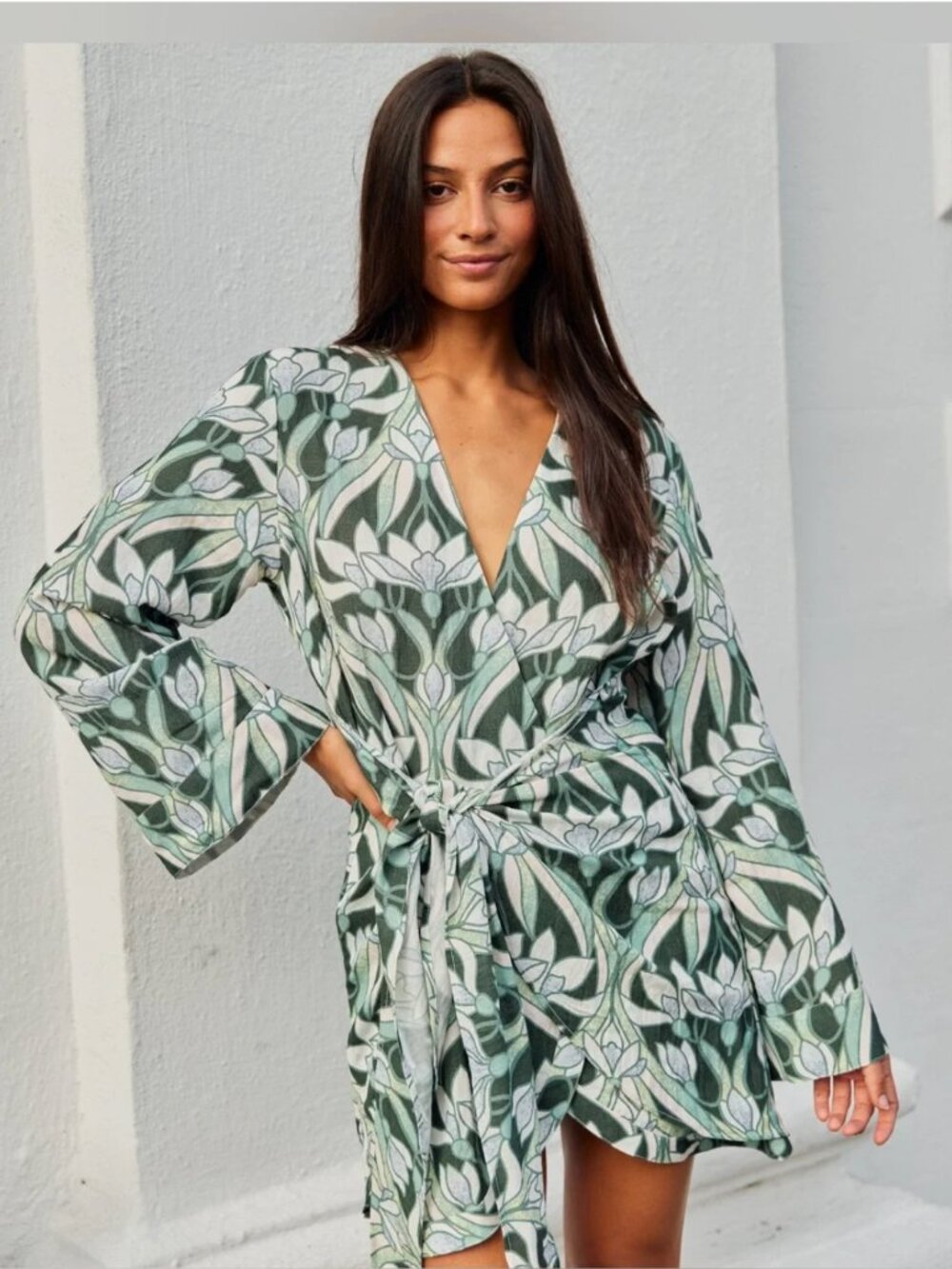 KENNY FLOWERS Queen Street Wrap Mini Dress Linen Blend Green Size Medium